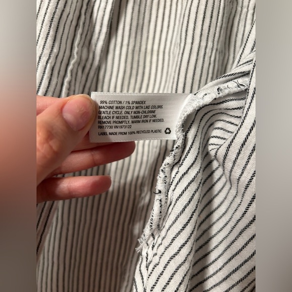 A Universal Thread Striped Button-Up Shirt - Picture 5 of 6